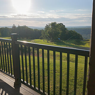Front Patio/Deck Overlooking Blue Mountains & Eagle Rock Ski Resort