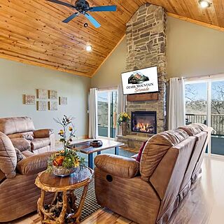 Trophy Run Resort — Sample living room