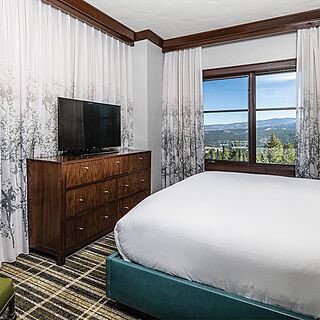 The Ritz-Carlton Club, Lake Tahoe — Sample residence bedroom