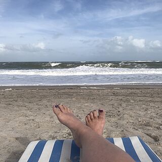 Ocean and toes