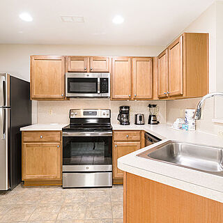 Vacation Village at Williamsburg — Sample kitchen