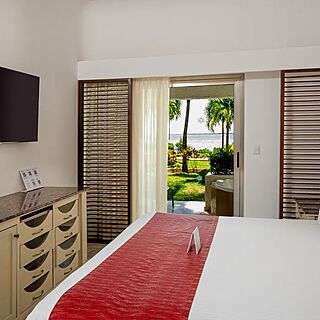 Admiral Yacht Club at Sunset — Sample bedroom