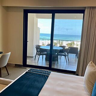 Villa La Valencia Beach Resort & Spa — Sample bedroom