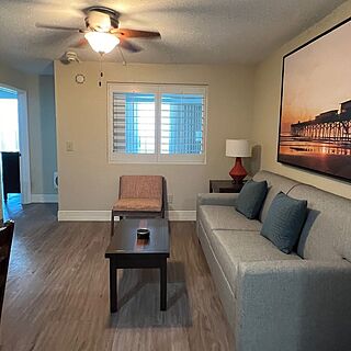 Casa del Mar Beach Resort — Sample living room