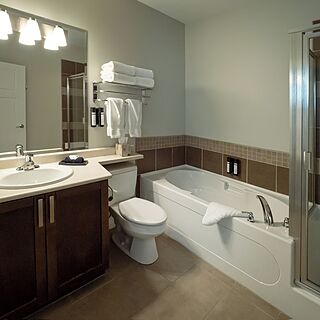 Old House Hotel & Spa — Sample bathroom