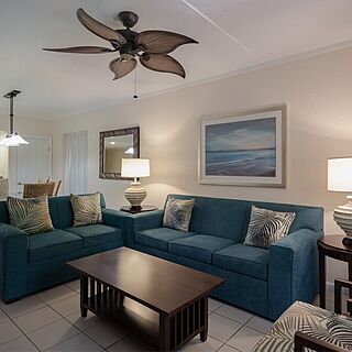 Casa del Mar Beach Resort — Sample living room
