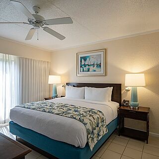 Casa del Mar Beach Resort — Sample bedroom