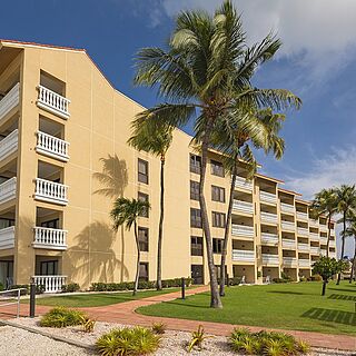 Casa del Mar Beach Resort — Exterior