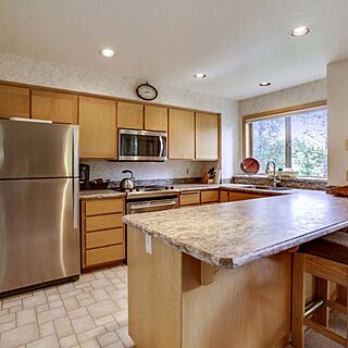 The Ridge at Sunriver — Sample kitchen