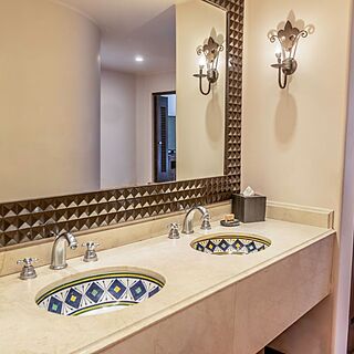 Hacienda del Mar Resort — Sample bathroom