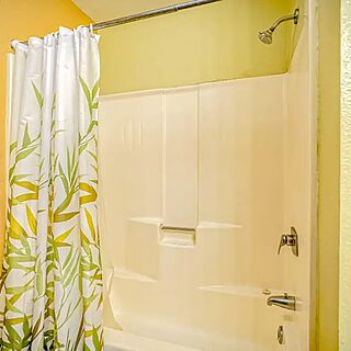 Pono Kai — Sample bathroom