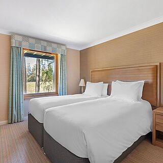 Craigendarroch Lodges, Managed by Hilton Grand Vacations — Sample bedroom
