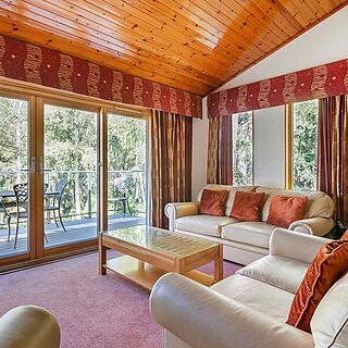 Craigendarroch Lodges, Managed by Hilton Grand Vacations — Sample living room