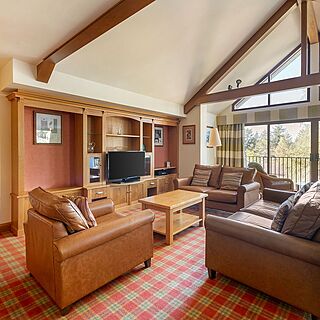 Craigendarroch Lodges, Managed by Hilton Grand Vacations — Sample living room