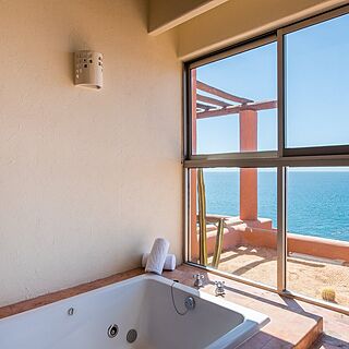 Club Regina Los Cabos — Sample bathroom
