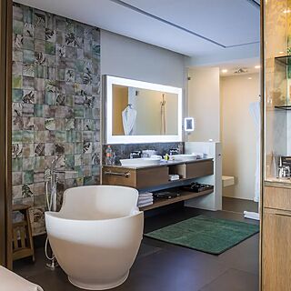 Garza Blanca Resort & Spa Cancun — Sample junior suite bathroom