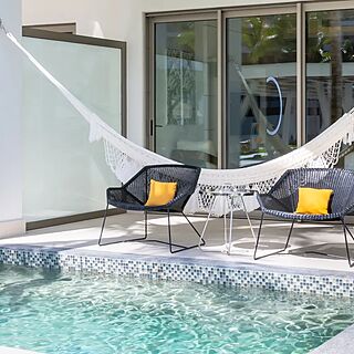 Garza Blanca Resort & Spa Cancun — Sample swim-up patio