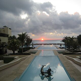 Admiral Yacht Club at Sunset — Exterior