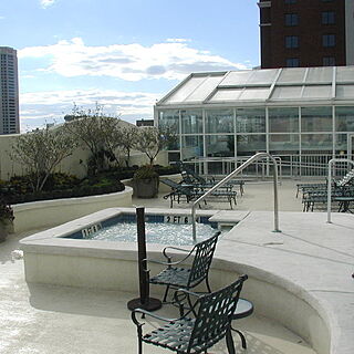 Wyndham Skyline Tower — Outdoor Hot Tub & Sun Deck