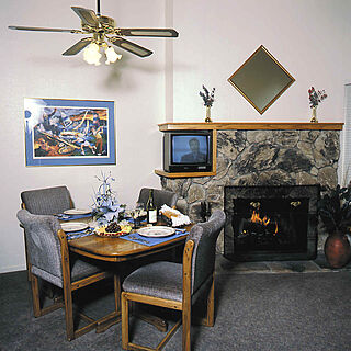 Perennial Vacation Club at Tahoe Village — - unit dining area