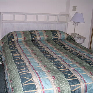 Banyan Harbor Resort — Sample unit bedroom